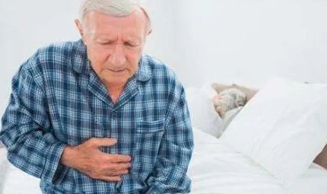 शरद ऋतु में बुजुर्गों में कब्ज से क्या समस्याएं हो सकती हैं?